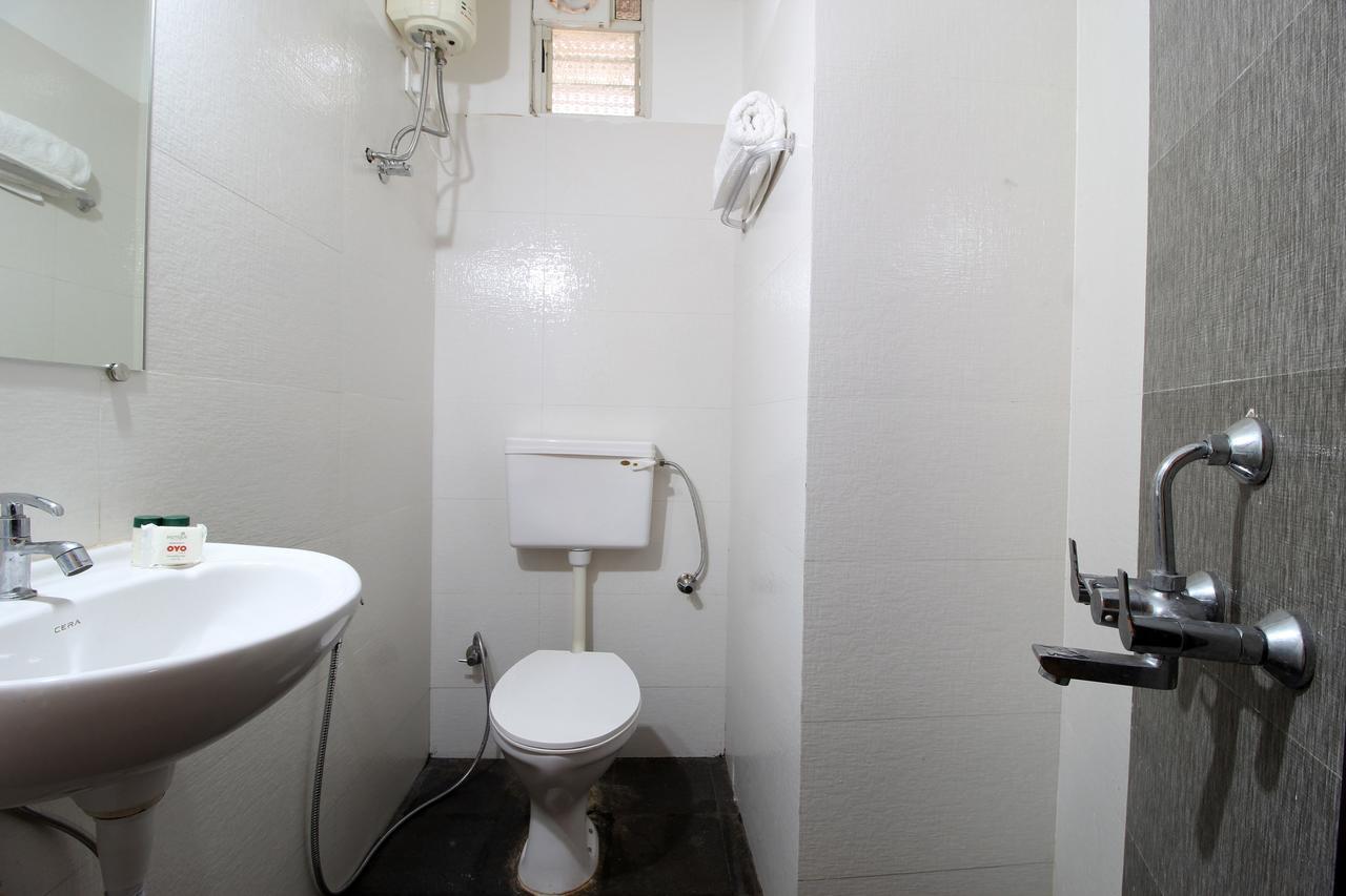 Oyo 10385 Hotel Nirmala Vilas Candolim Dış mekan fotoğraf